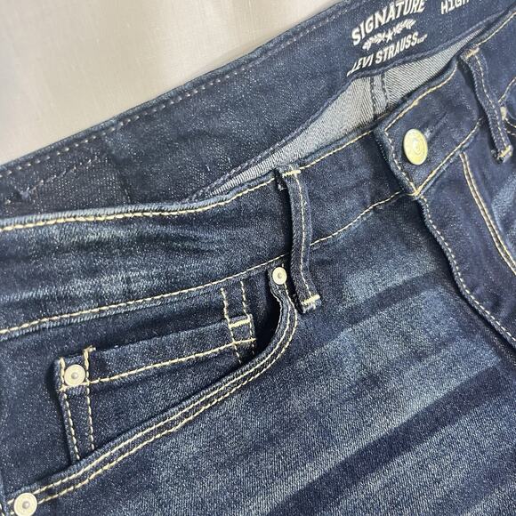 Signature Levi's High-Rise Slim Bootcut Jeans W28 L32 Dark - Picture 5 of 10